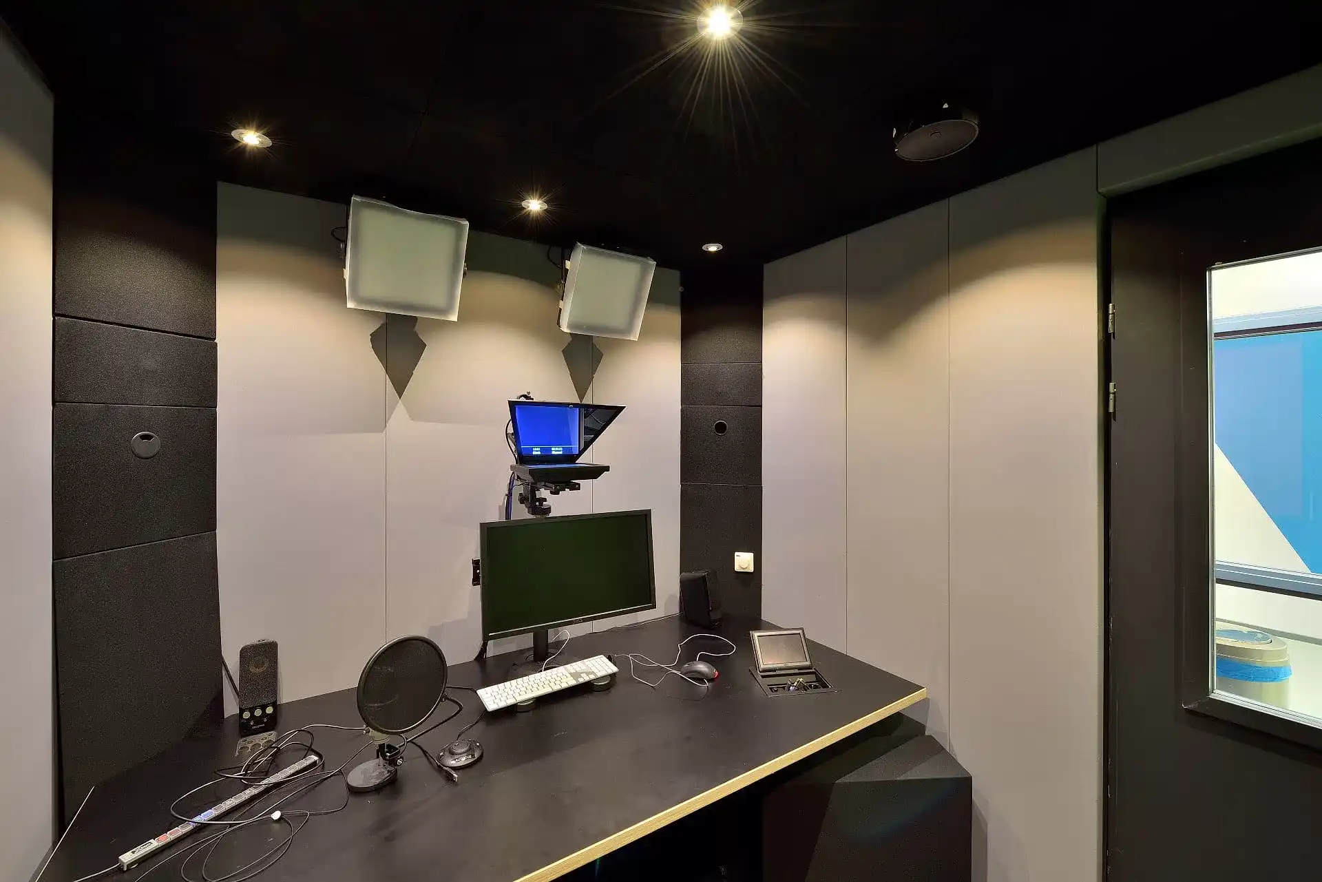 Radyo Akustik Ses Yalıtımı 12 StudioCube 40 geluidscabine TU Delft Mutrox 02 Custom