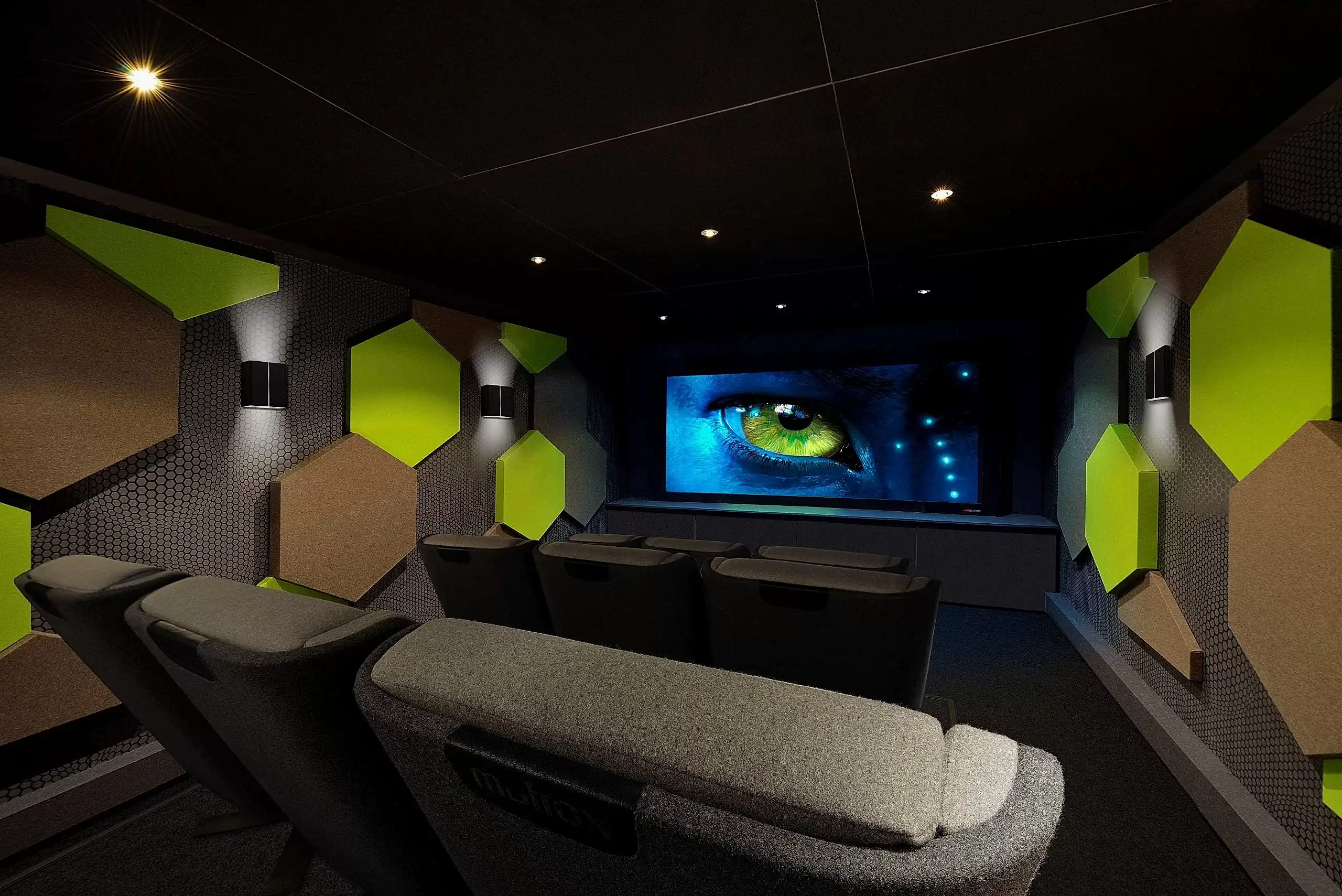 Ev Sinema Ses Yalıtımı 1 Thuisbioscoop Bowers Wilkins ISE 2015 Mutrox 01 scaled