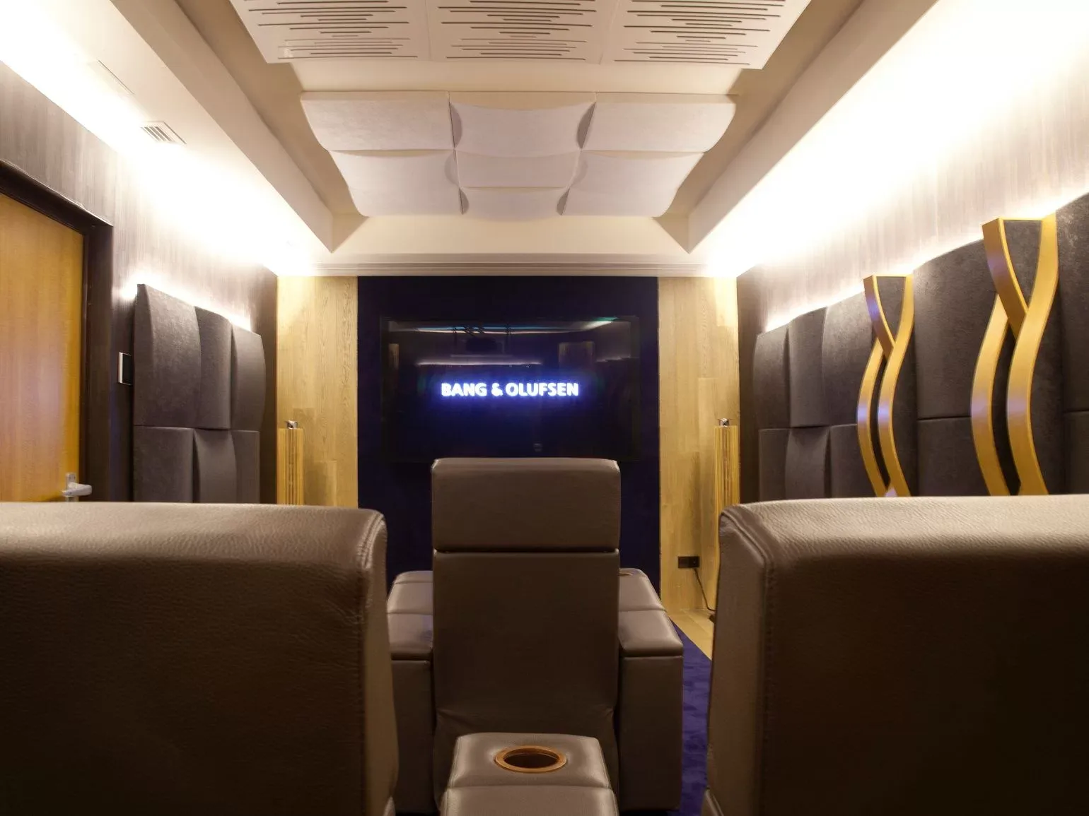 Ev Sinema Ses Yalıtımı 12 portfolio bang olufsen madrid home cinema images xl@Home Cinema Bang Olufsen FlexiWave MultifuserWood SuperBassExtreme CinemaRoundPremium 2015 1
